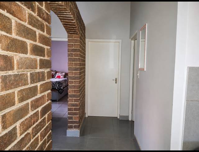 2 BEDROOM HOUSE FOR SALE IN STRETFORD